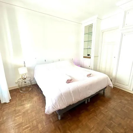 Large Croisette With Private Parking *